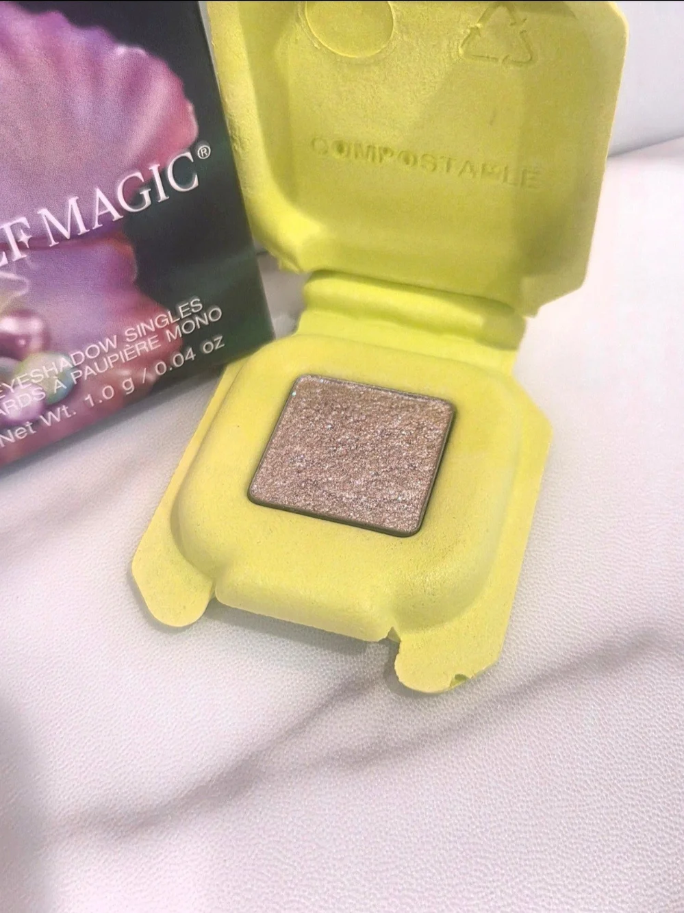 Half Magic Eyeshadow Singles In Sparkle Puff (Champagne With Icy Blue Sparkle)